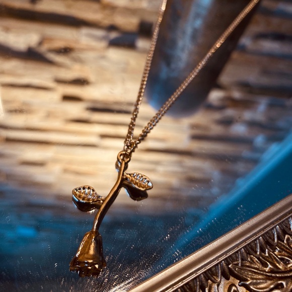 Minimalistic ‘rose pendant necklace’ - Picture 2 of 2